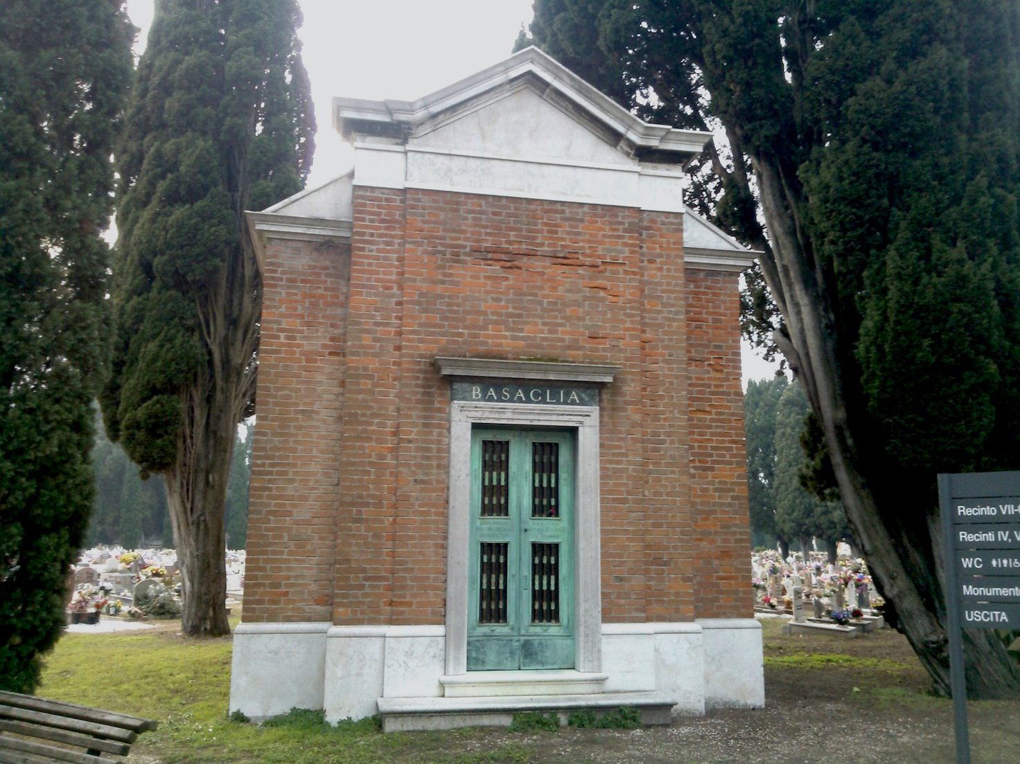 Franco Basaglia's tomb 6.jpg